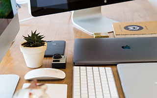 关于91大事件的幕后传闻，哪些可信？：这场戏的构图很狠：谁被挤出去谁就输了，你不一定喜欢，但一定会记住